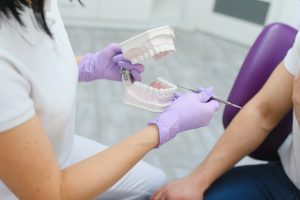 Descubre por qué las citas de mantenimiento dental son esenciales para preservar la salud bucal en Castellón. Evita problemas futuros con revisiones periódicas. ¡Agenda tu cita hoy mismo!